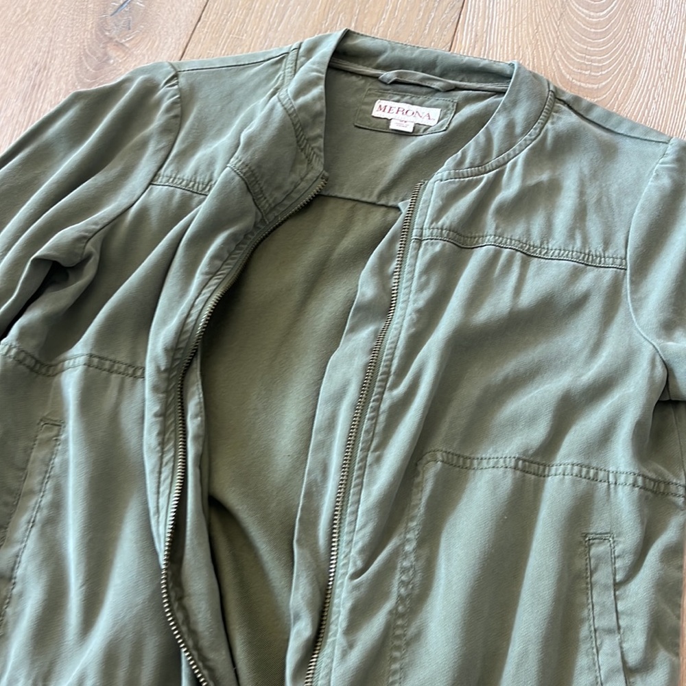 Jacket - Picture 3 of 4